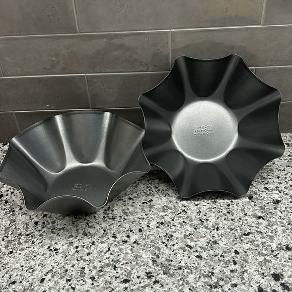 Large Tortilla Shell Baking Bowls - Picture 1 of 5